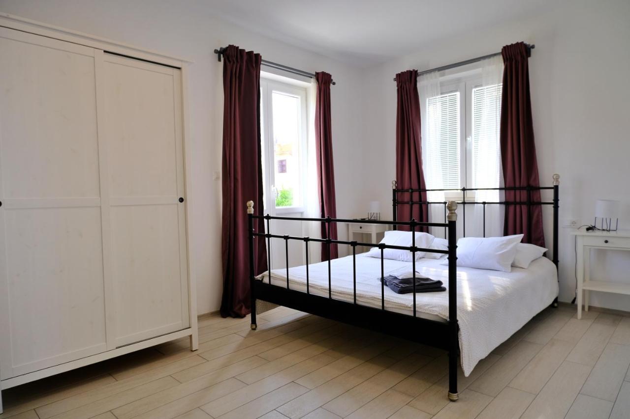Boutique Hotel Alegria Supetar Extérieur photo